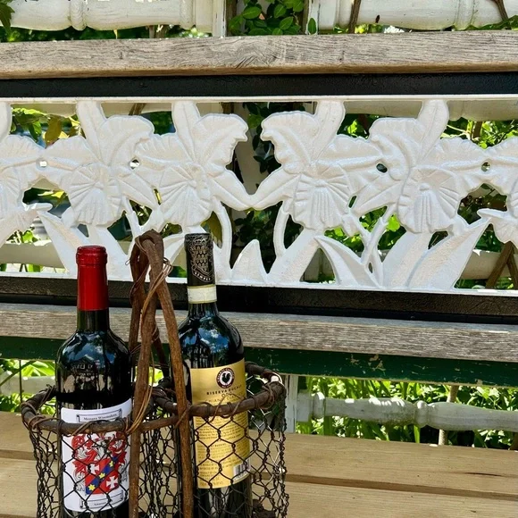 North Fork Wine Basket made from Grapevine, Twig and Chicken Wire. - Picture 2 of 6